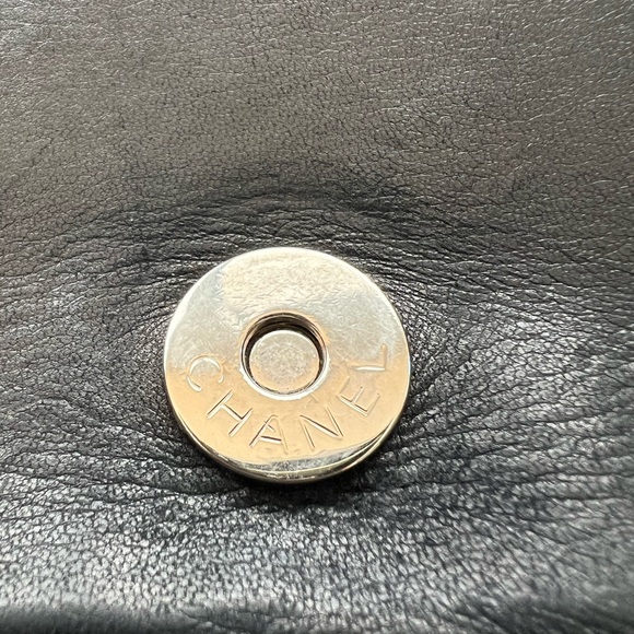 Vintage Chanel Knot Lambskin Bag - Picture 13 of 16